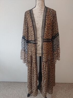 JODIFL Leopard Print Kimono with Black Accent